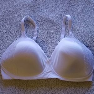 40 DD White Bali Bra